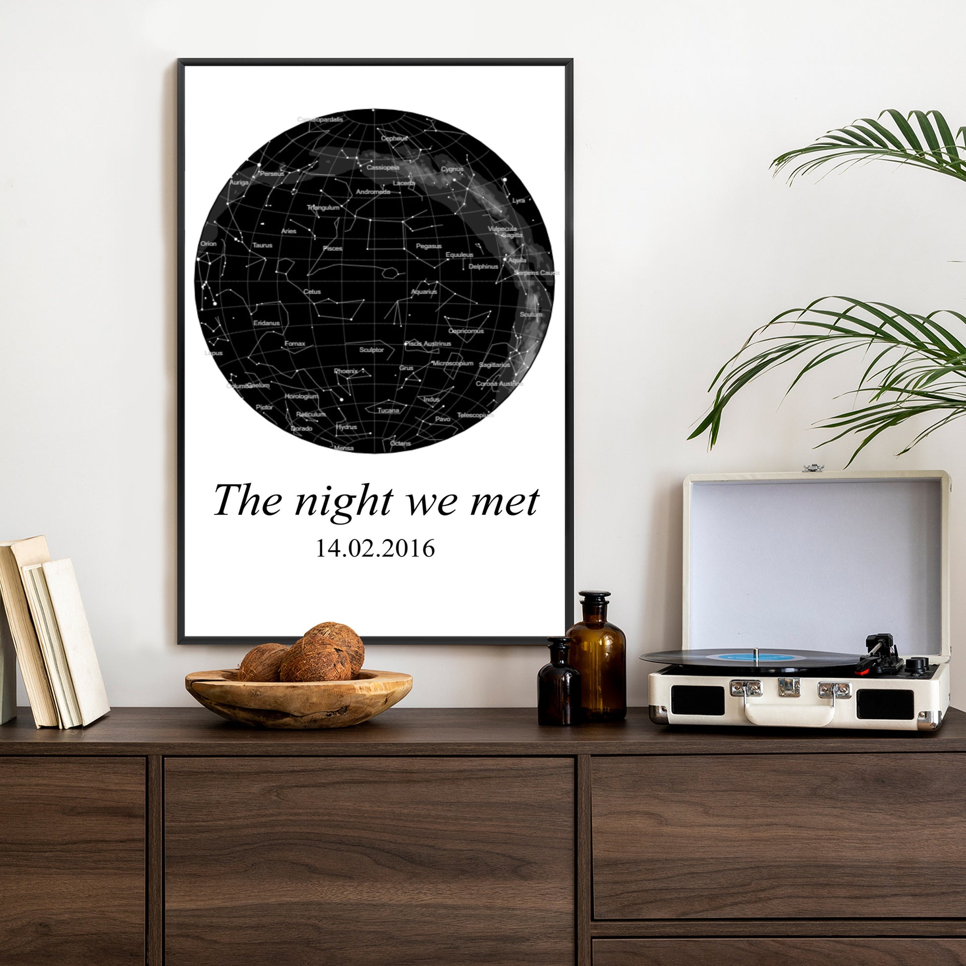 Poster im Rahmen mit Sternenkarte und Schriftzug