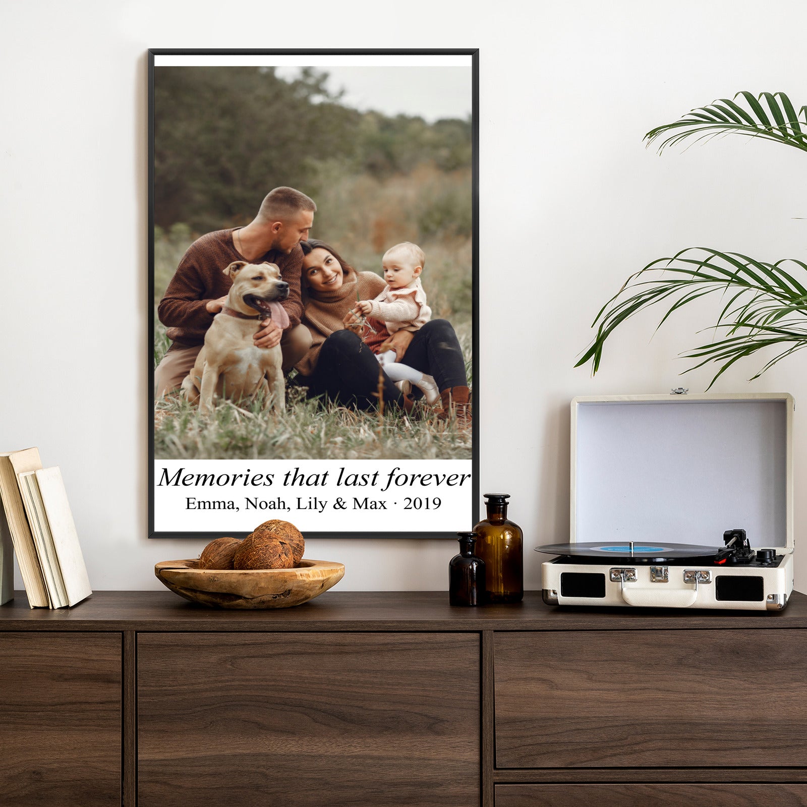 Poster im Rahmen aus Foto mit weißem Rand und Schriftzug