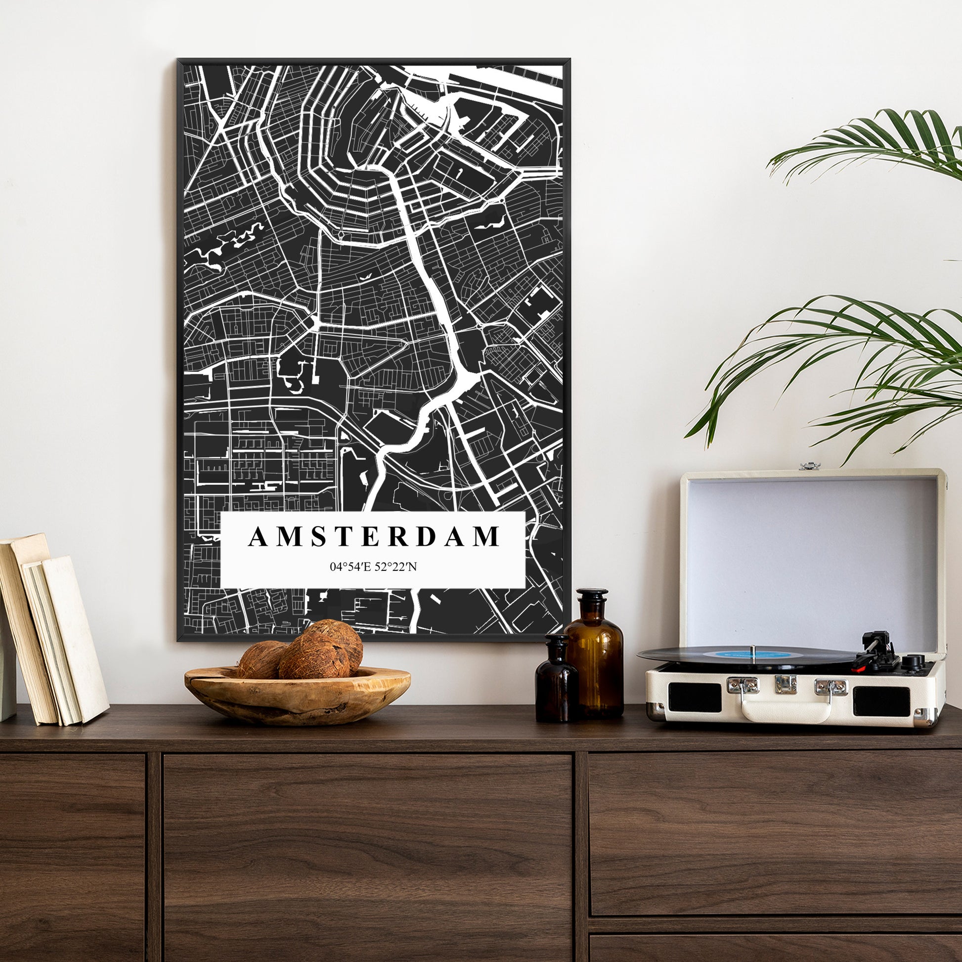 Poster im Rahmen mit Ortskarte und Text