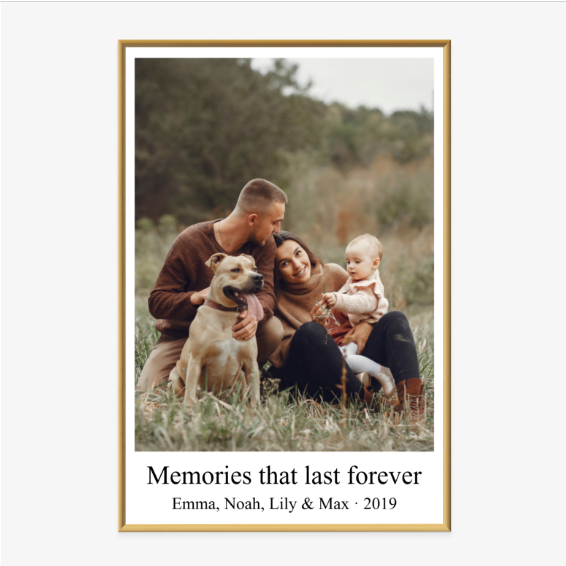 Poster im Rahmen aus Foto mit weißem Rand und Schriftzug